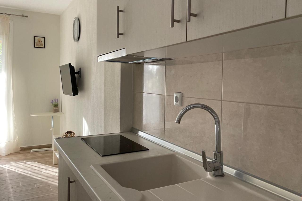 Royals Apartments Никити Экстерьер фото