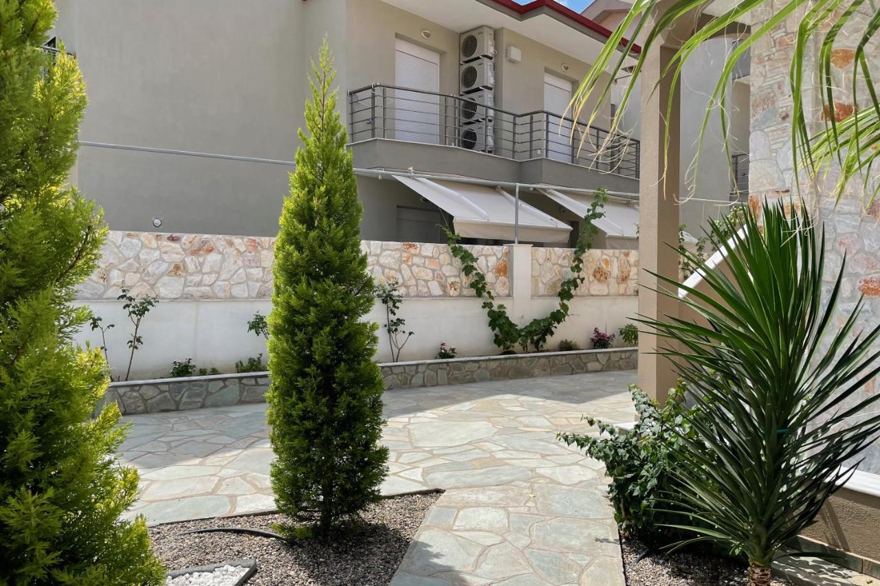 Royals Apartments Никити Экстерьер фото