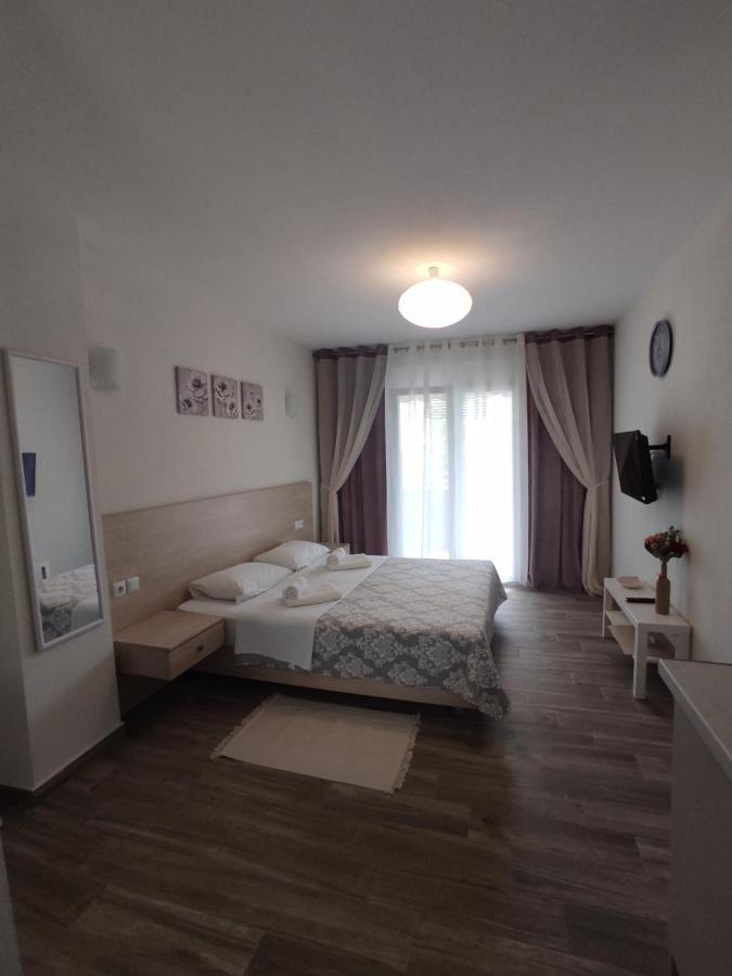 Royals Apartments Никити Экстерьер фото
